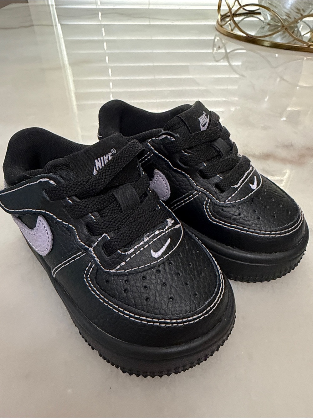 Nike Easy on Kids Black Sneakers with Lavender Swoosh